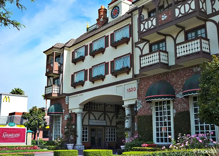 Anaheim Camelot Inn & Suites