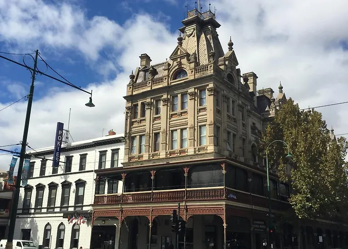 Central hotel: The Hotel Shamrock