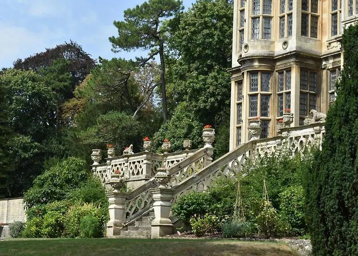 The Hall Estate - Historic Grade I-Listed Jacobean Mansion