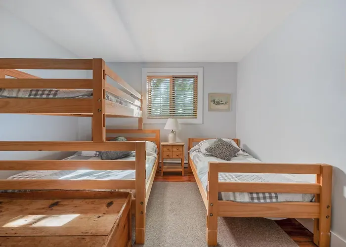16-Chalet A Louer Stoneham