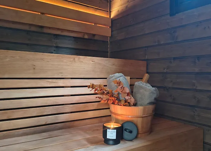 Lapland Landscape Cabin With Nature View, Sauna, Fireplace & Kitchen, Yllaes, Aekaeslompolo, Riverside Village