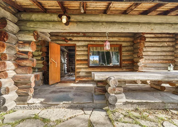 Suvantokoto Riverside Log Cabin