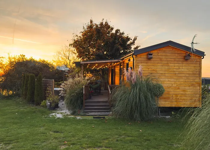 Romantic Cottage - Private Hot Tub - Sauna - Beach Access