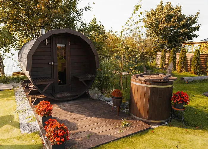 Romantic Cottage - Private Hot Tub - Sauna - Beach Access