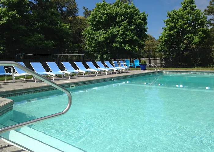 Chatham Seafarer Inn