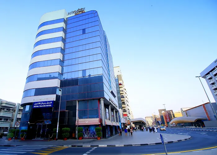 3 star hotel: Royal Falcon Hotel