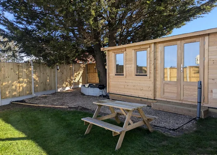 The Homestead Compact With Private Lazy Spa