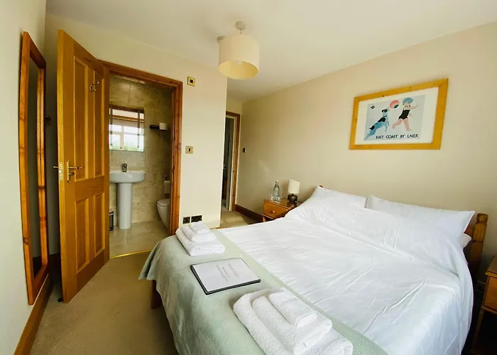 Cheap hotels Mooredge Guest House