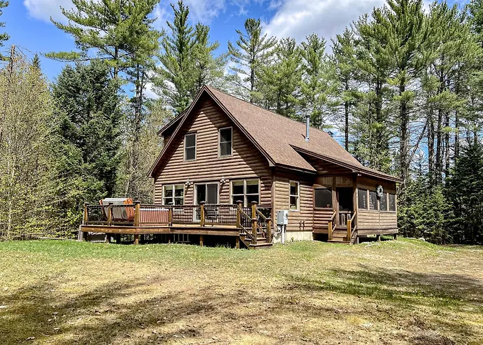 Pinecone Lodge