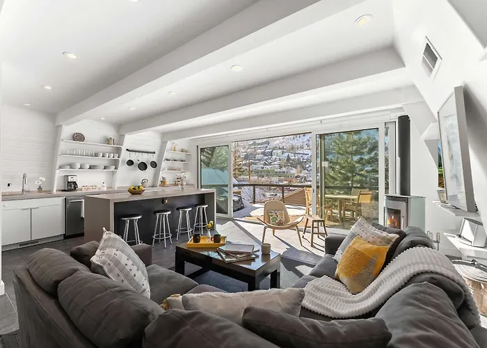 Mainstreet Masterpiece - Stunning Views