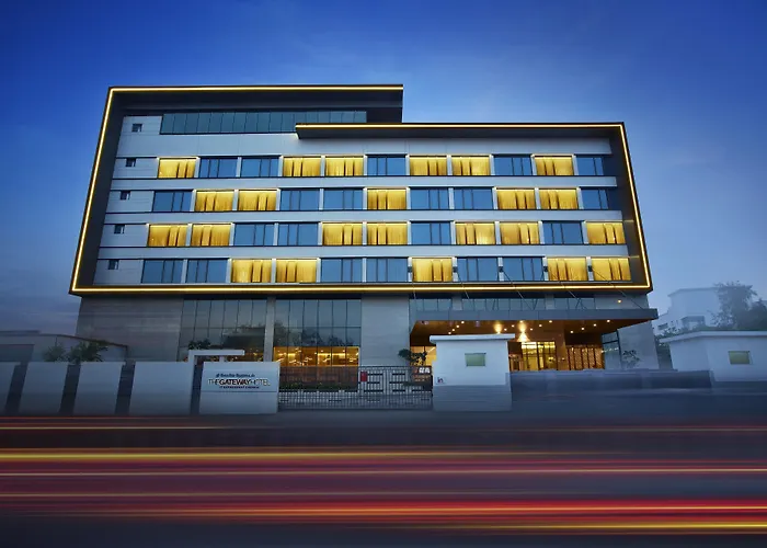 Pet Friendly hotel: Vivanta Chennai It Expressway Omr
