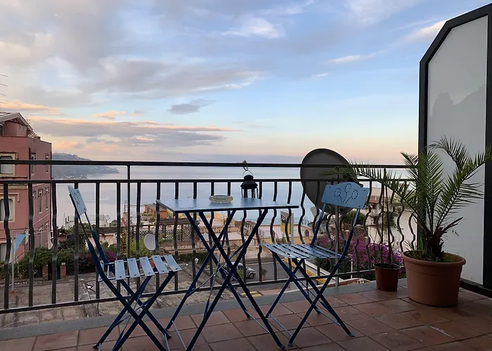 Hotel vicino al College: Hostel Taormina - Homstel