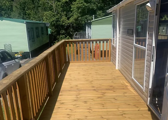 2 Bed Caravan - Sleeps 6 - Pets - River Teviot