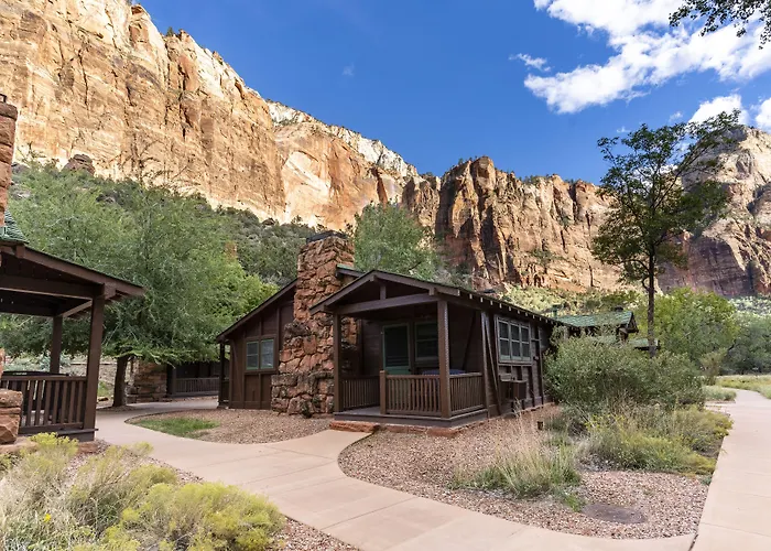 3 star hotel: Zion Lodge