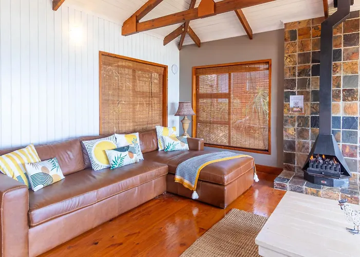 Forest Cabin - Epic Ocean Views - Fireplace