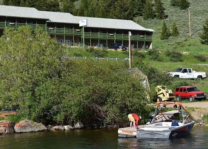 3 star hotels Lake View Suites