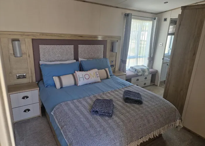 Seaview Sleeps 4To6 Pet Friendly Parking