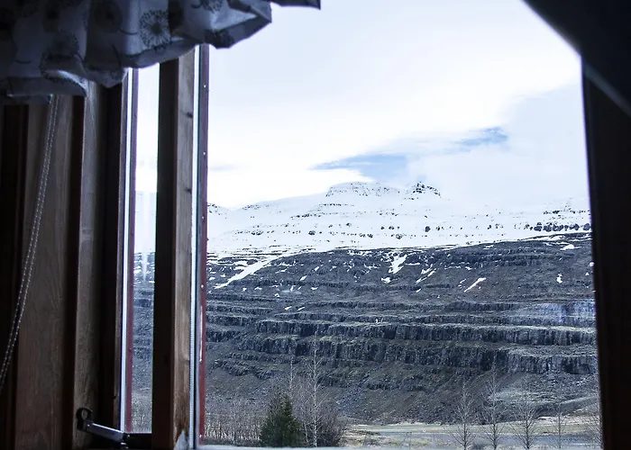 Fossardalur Guesthouse