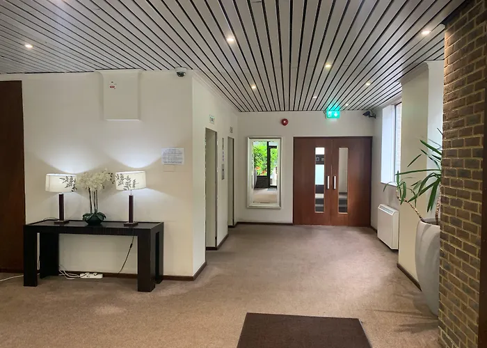 Hotel cerca del colegio: Marlyn Lodge - City Of London