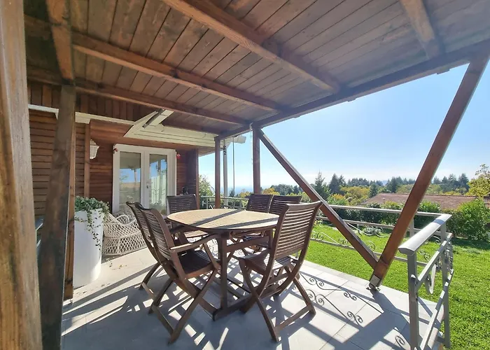 Chalet In Marliana Near Center