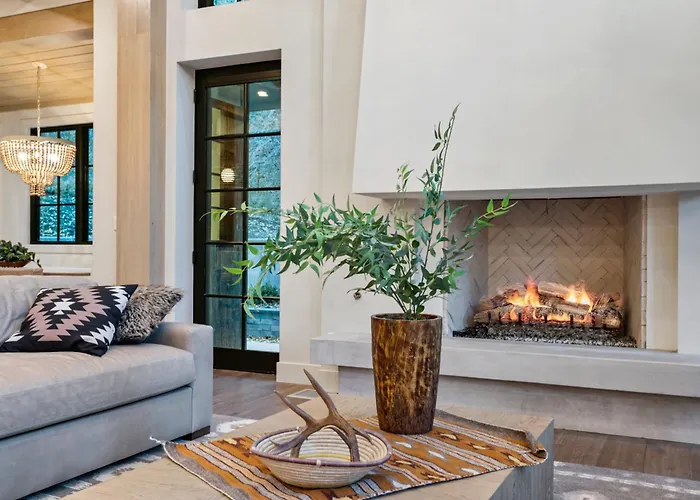 Pont De Reves: Luxe Sundance Riverfront Chateau