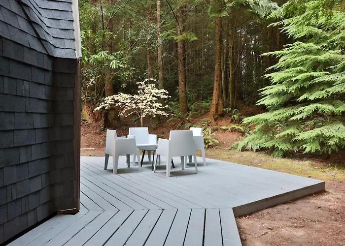 Hidden Dome Retreat In The Trees