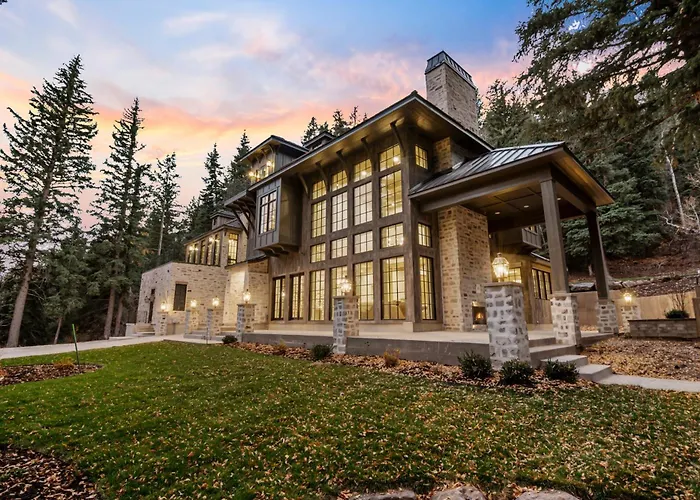 Pont De Reves: Luxe Sundance Riverfront Chateau