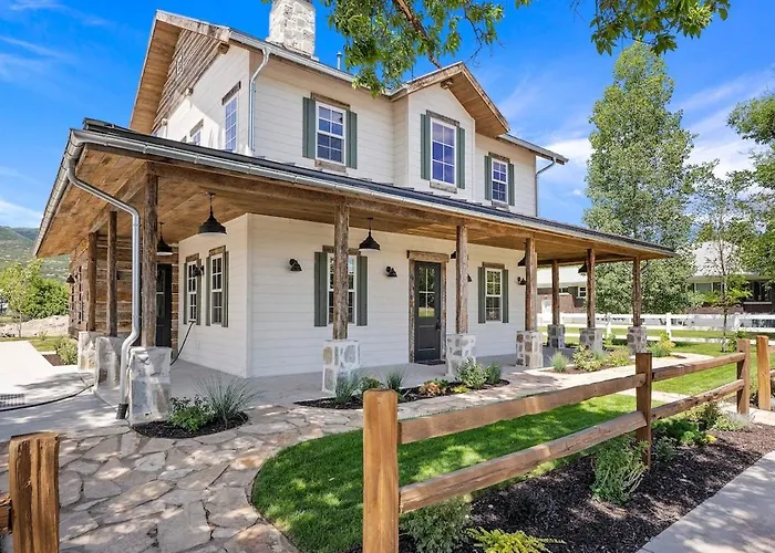 Historic Midway Farmhouse