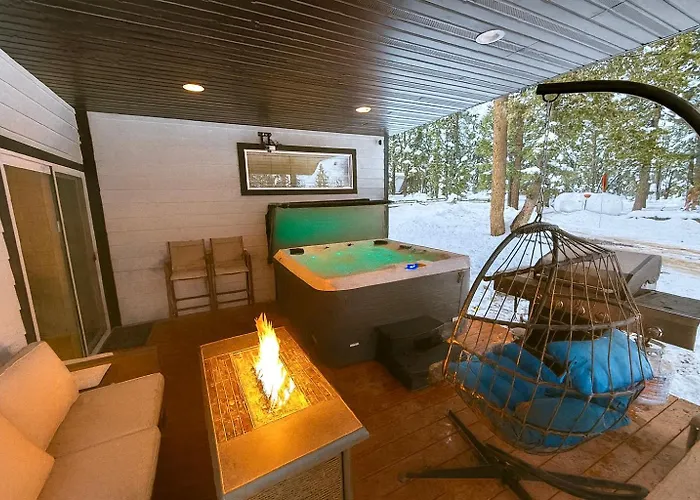 Brand New Cabin With Fire Pit & Outdoor Projector