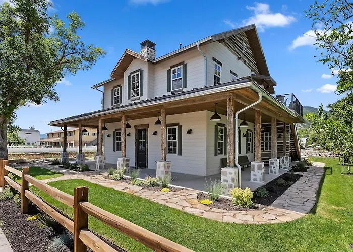 Springer Farmhouse - Charming Loft Near Park City & Sundance Ski Resorts