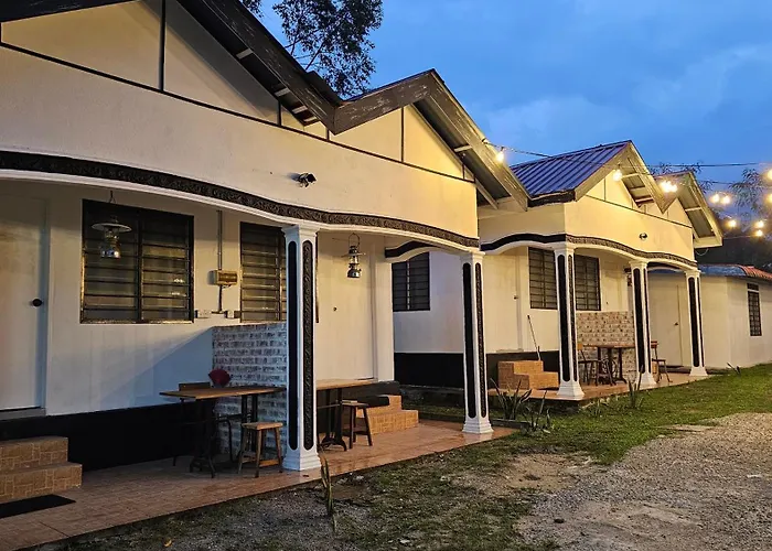 Batu Puteh Chalet By The River, Pool, Wifi