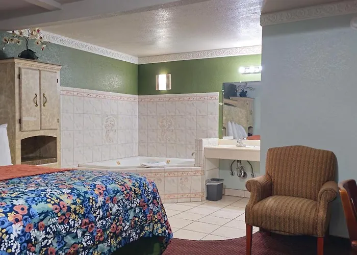 Sycamore Inn Chico University Area