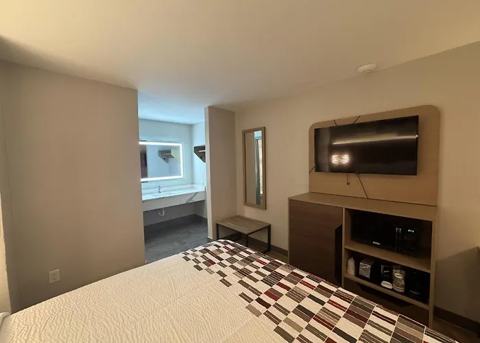 Red Roof Inn Arlington - Entertainment District