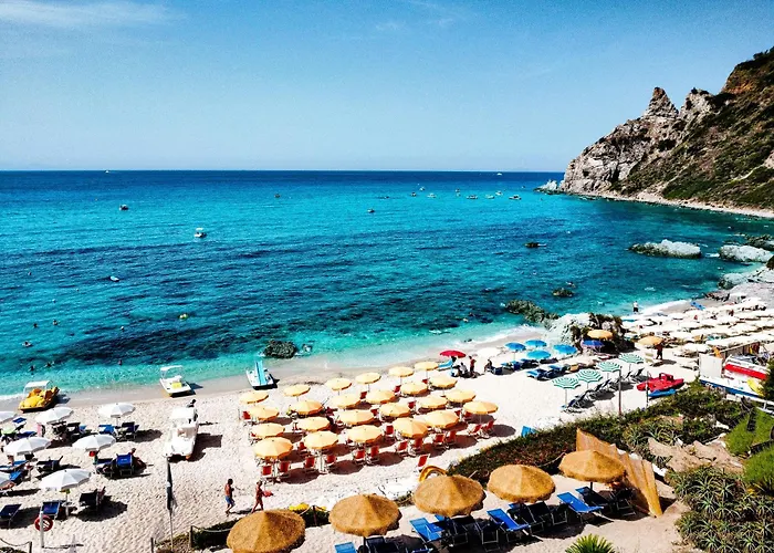 Costa Real - Garden Retreat With Private Beach, Pet Friendly