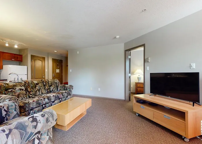 Town Plaza, Unit 256