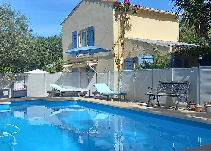 Maison jardin grande piscine