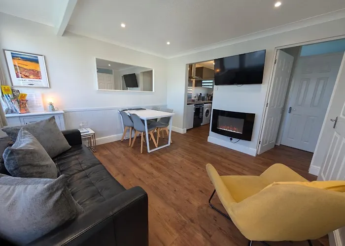 Beachcomber Sunbeach: Pet-Friendly Chalet with Club Access