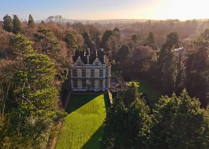 The Hall Estate - Historic Grade I-Listed Jacobean Mansion
