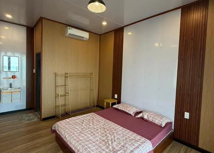 Bai Thom Retreat