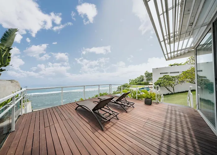 Pet Friendly hotel: Villa Latitude Bali