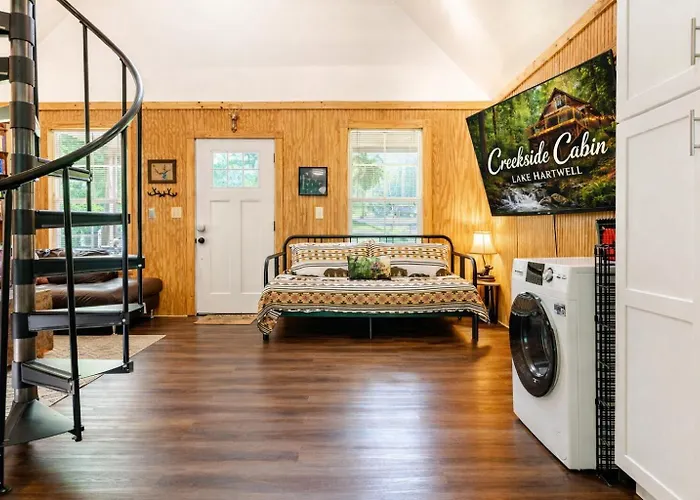 Romantic Cabin, Hot Tub, Lake Access, Outdoorliving!