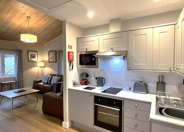 Breckland Lodge 3 With Hot Tub