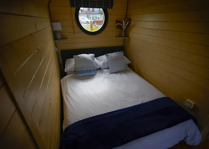 Spring Tide Cliff Top Glamping Pod With Direct Sea Views