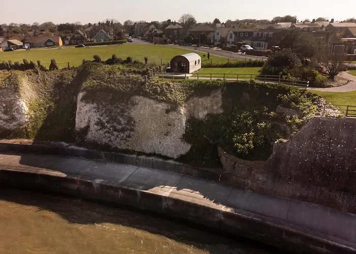 Spring Tide Cliff Top Glamping Pod With Direct Sea Views