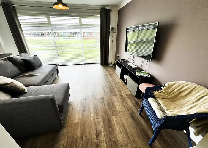 Dog Friendly Kessingland Chalet | Coastal Retreat