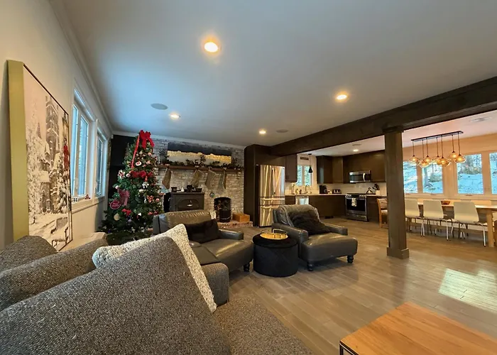 Summit House On George | Renovated | 5 Mins To K-1 | Lift & Rental Deals