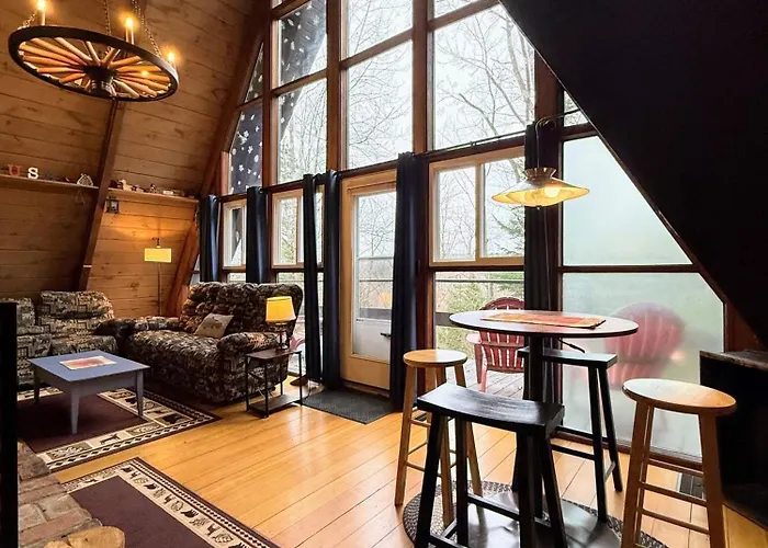 4M Cozy A-Frame In Bethlehem, Nh - Fireplace, Firepit & Close To Skiing & Trails, Dogs Welcome!