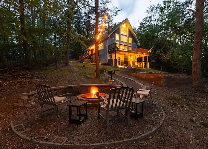 Bryce Chalet - Hot Tub, Game Room, Fire Pit, Pets
