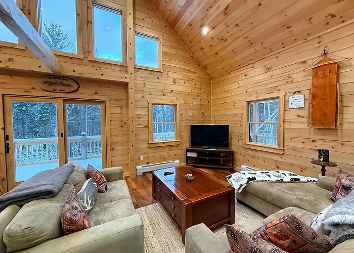 2S New Log Cabin In Bethlehem - Privacy, Firepit, Great Location!