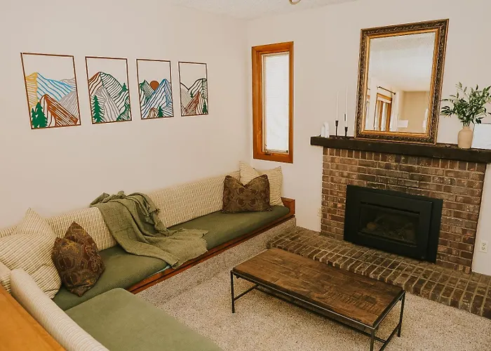 Breck Chalet On Peak 7 With Hot Tub, Mountain Views, Pet Friendly, 7-Mins From Breckenridge Ski Resort